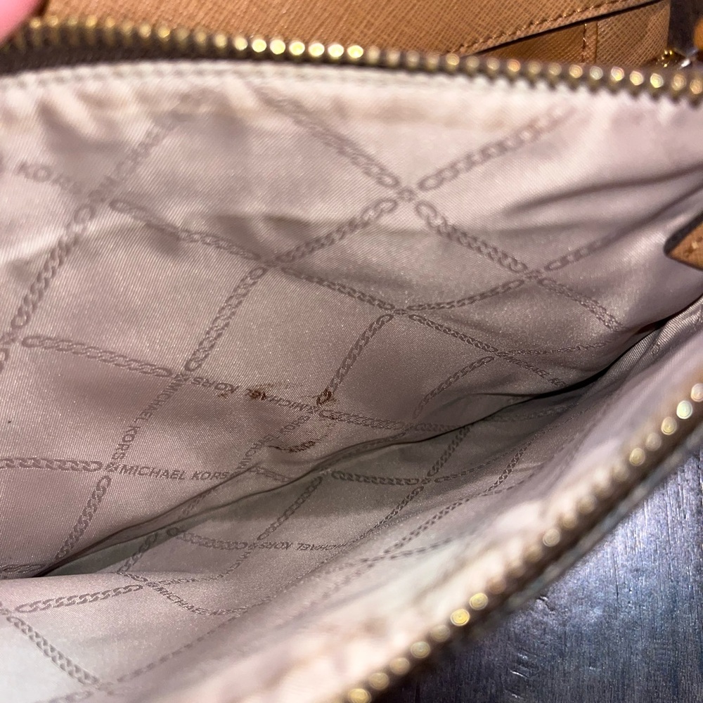 Michael Kors Karla Brown/Acorn/Gold Leather East West Crossbody - Picture 11 of 14